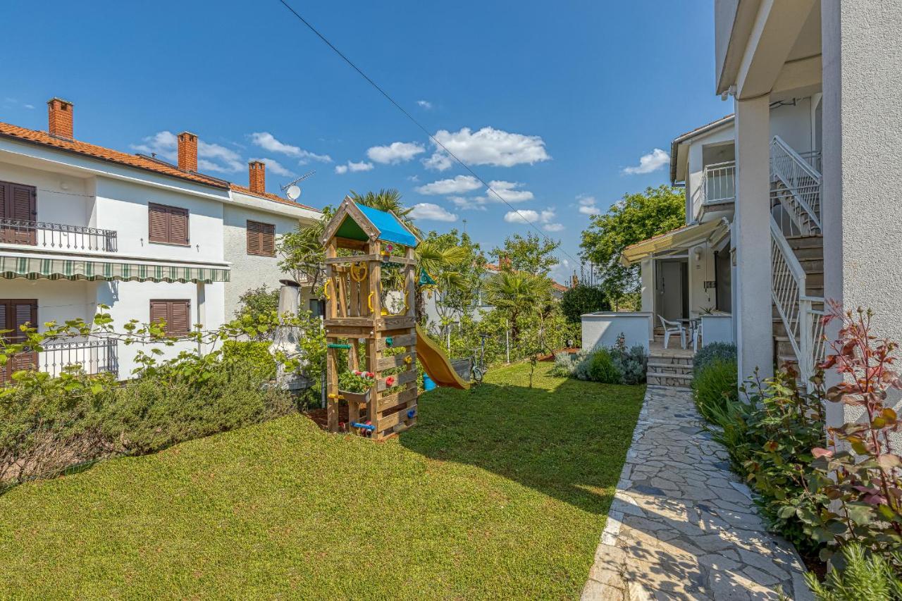 Apartments Hrestak Poreč Exterior foto